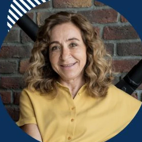 Nilüfer Arıak